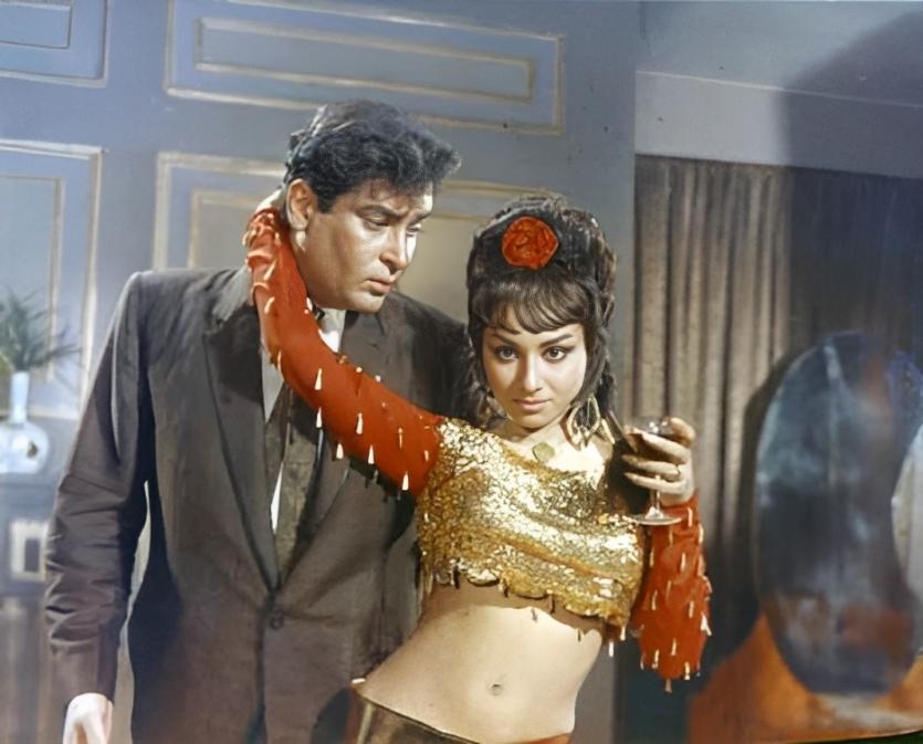 Shammi Kapoor and Sharmila Tagore
Why they're Iconic: Their vibrant pairing in movies like Kashmir Ki Kali and An Evening in Paris captured the spirit of adventure and youthful love.